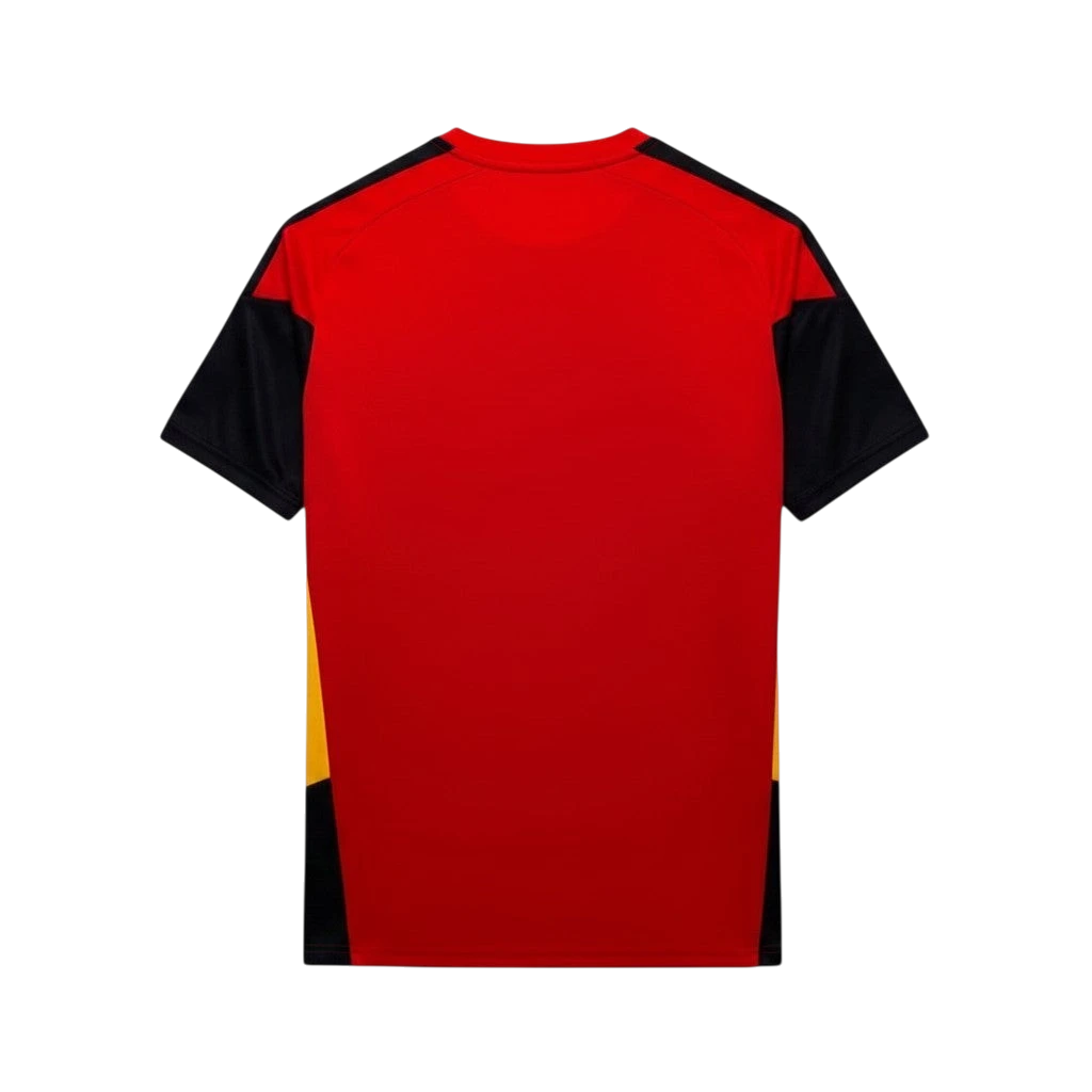 Camiseta de fútbol roja y negra de la 1ª equipación de Bélgica 2026 con detalles amarillos en el lateral.