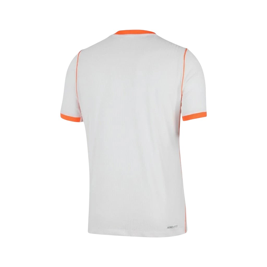 Camiseta de fútbol blanca de segunda equipación de Países Bajos 2026 de CeFutShop con detalles naranjas.