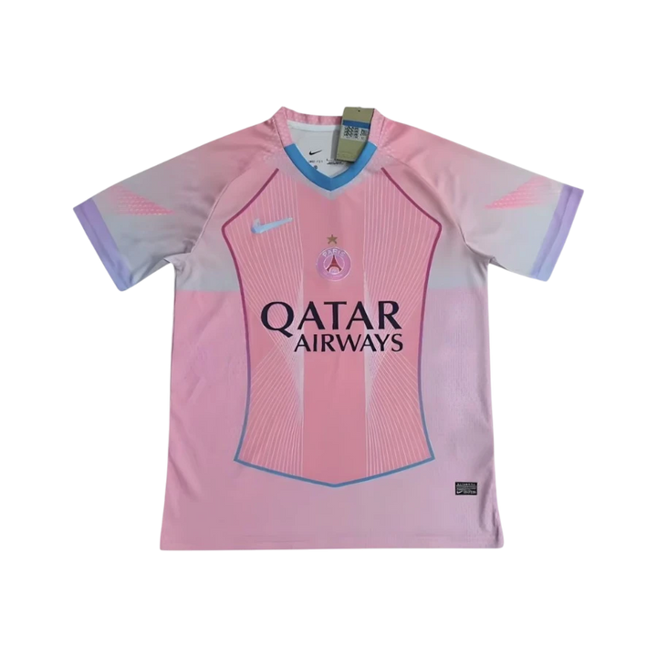 Camiseta CeFutShop PSG edición especial rosa con detalles en azul y blanco y logo de Qatar Airways