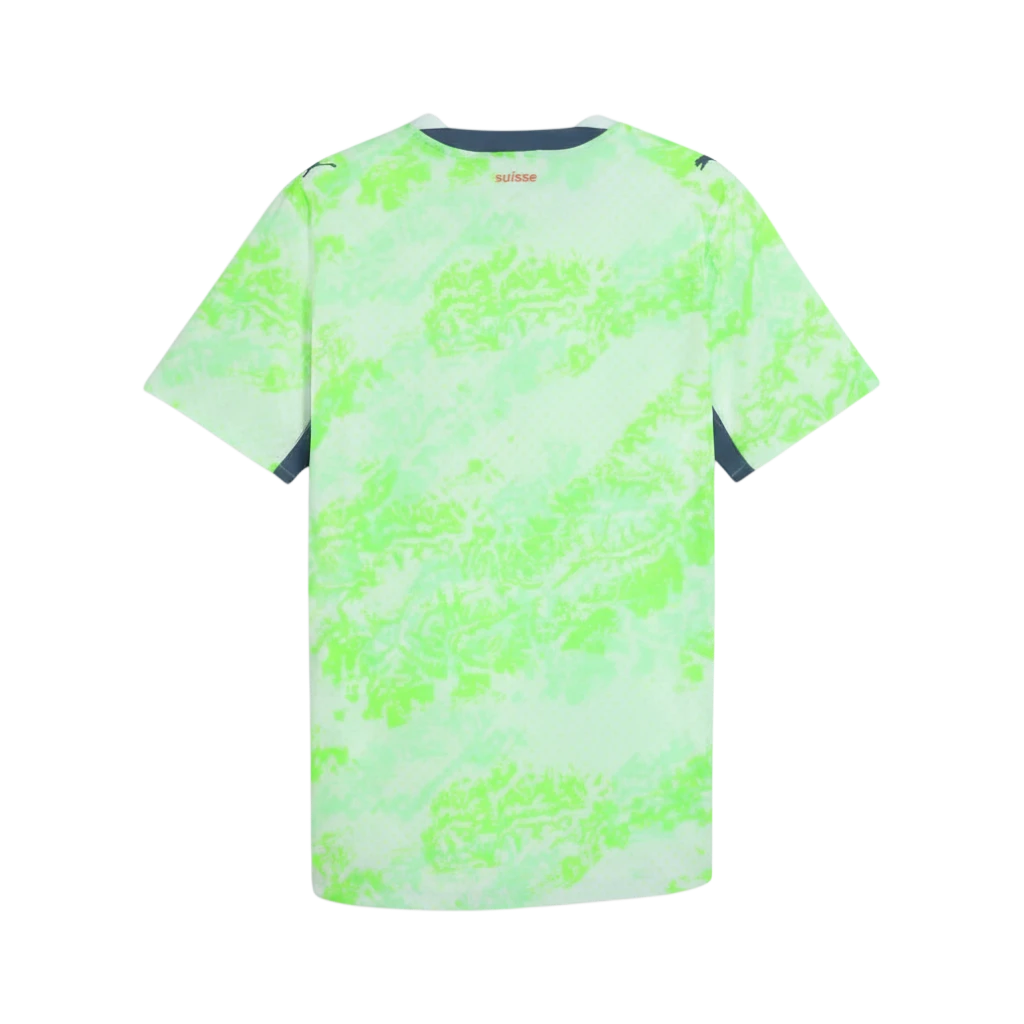 Camiseta de fútbol 2ª equipación Suiza 2026 de CeFutShop en verde neón con estampado de mapa topográfico.